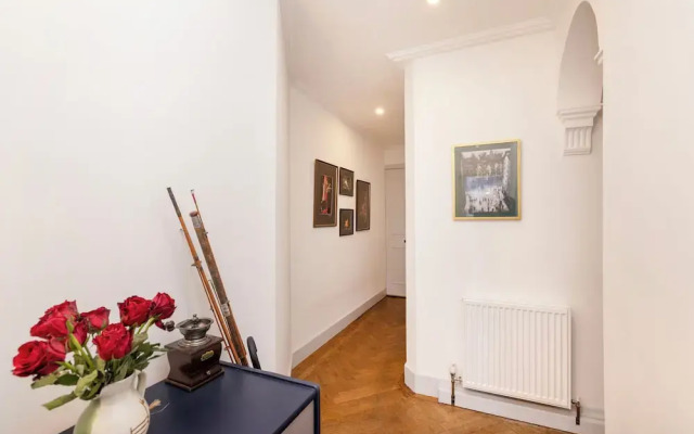 Spacious 2-Bedroom Ground Floor Flat