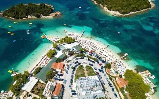Vila MARE