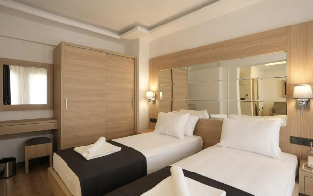Alesta Seaside Residence