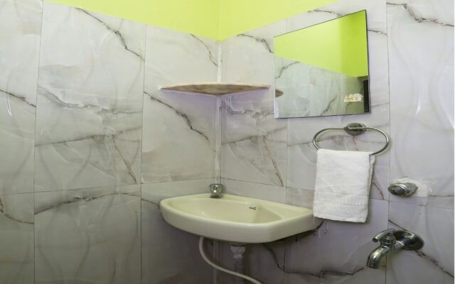 OYO 13568 Debalay Guest House