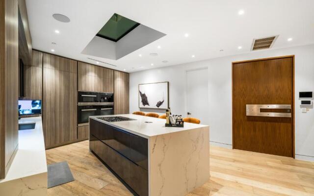 Modern Smart Home With Spectacular Views