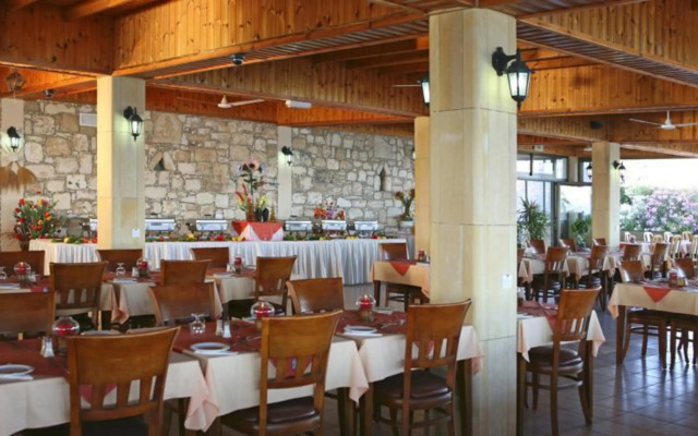 Corallia Beach Hotel Apartments