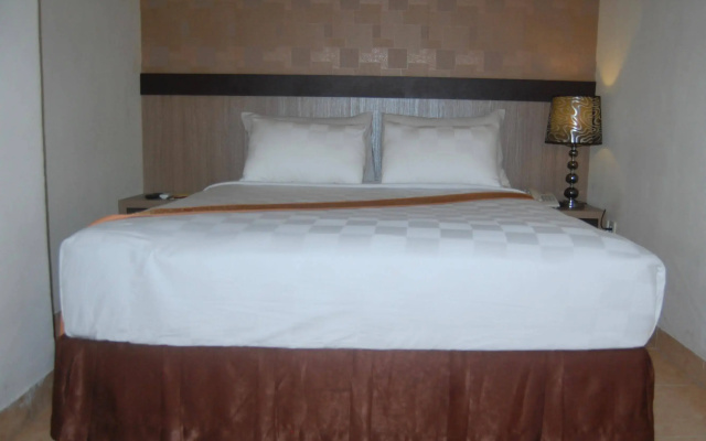 OYO 736 Hotel Best Skip