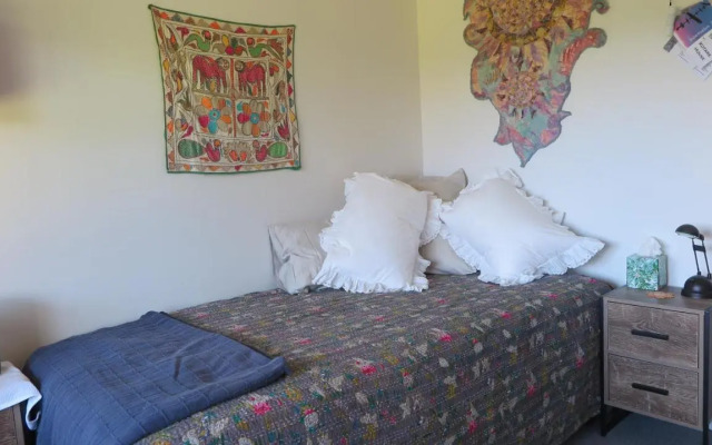 Kakariki Rooms, Kotare House