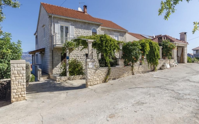 Apartment Silvana - economy apartments : A3 Supetar, Island Brac