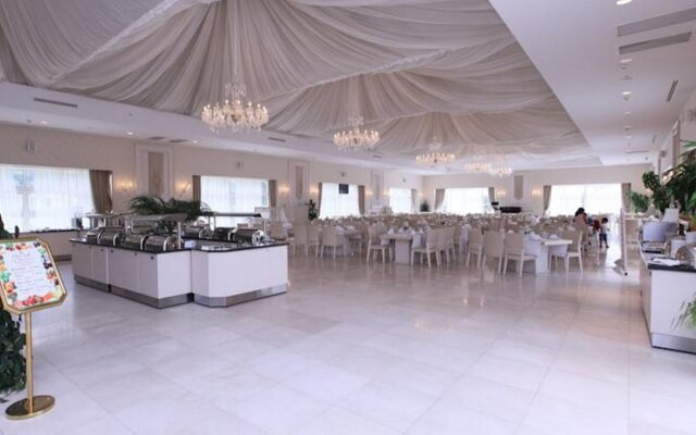 Qafqaz Riverside Resort Hotel