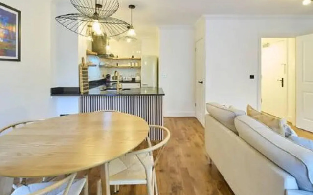 Host Stay Bellflower Mews
