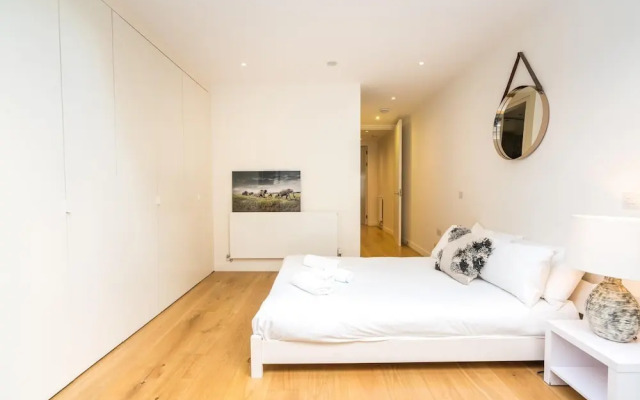 Styled 2bed2bath Duplex + Patio Near Oxford Circus, London