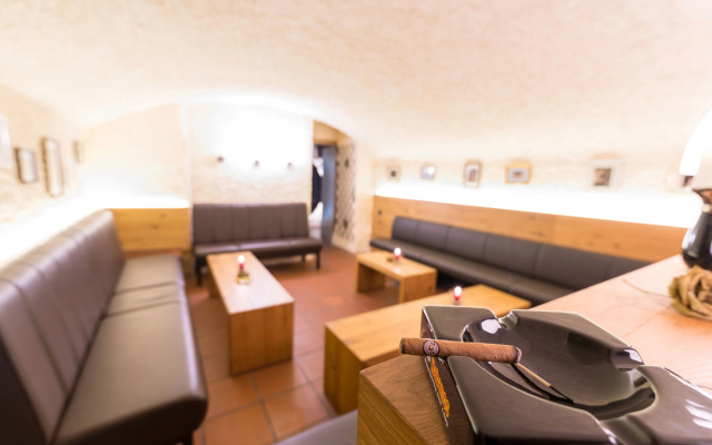 Bacchus Hotel