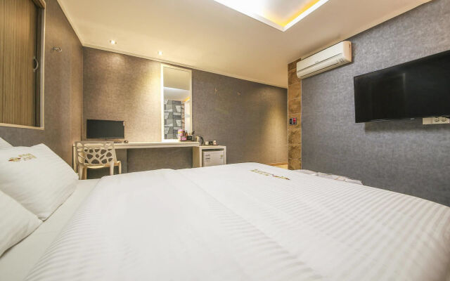 Richi Hotel