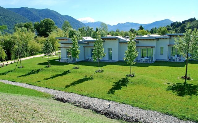 New Residence by Lake Iseo, Surrounded by Green