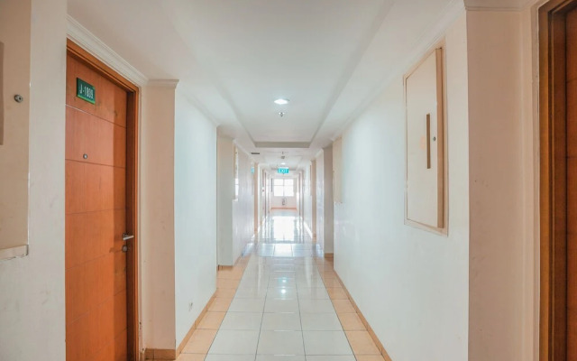 OYO 744 Cibubur Village Apartment