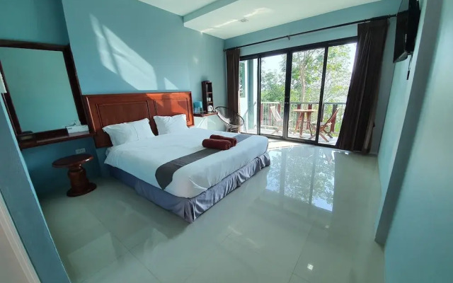 Barefeet Heaven Hill Naturist Resort