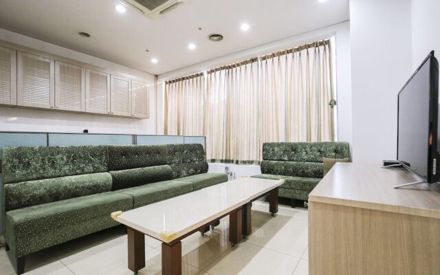 Themepark Tourist Hotel