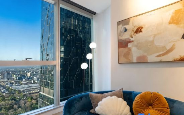 Next to Ritz: Melbourne CBD L51 1B with Pool&Gym