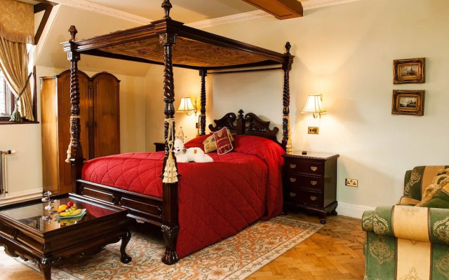 Hillbark Hotel