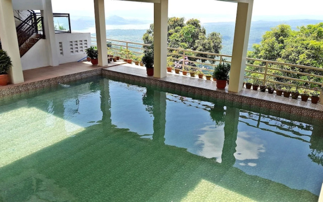 Splash Suites Hotel Tagaytay