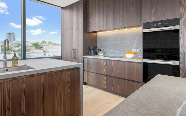 France Street Apartments by Urban Rest