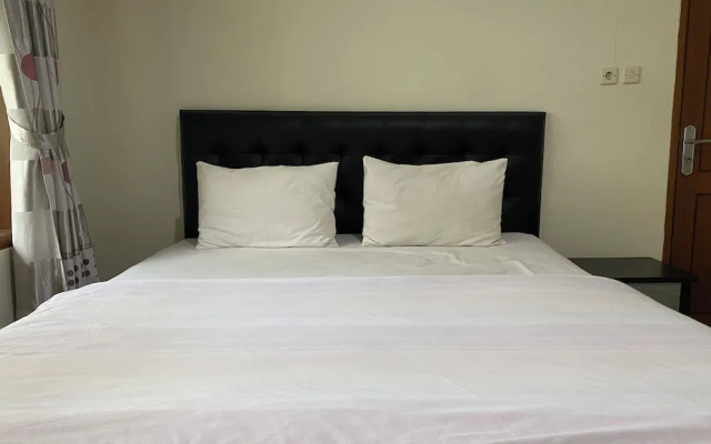 OYO 94582 Villa Beringin Puncak