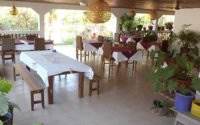 Auberge Chez Laurette Morombe