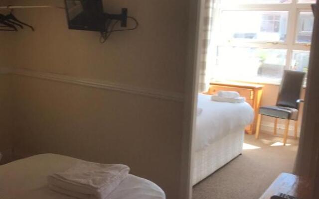 Hotel 242