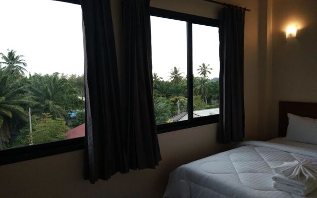 OYO 665 Sj House Hotel