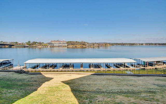 Million-dollar Views: Condo on Lake Hamilton!