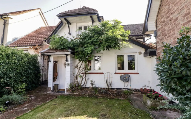 Old Pump Cottage