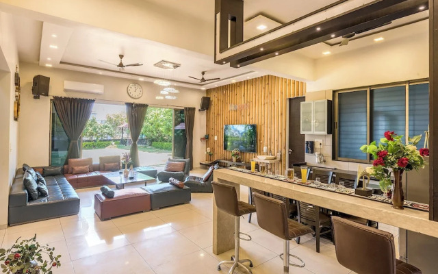 Cosmicstays Luxe Oasis Pool & Bar Villa