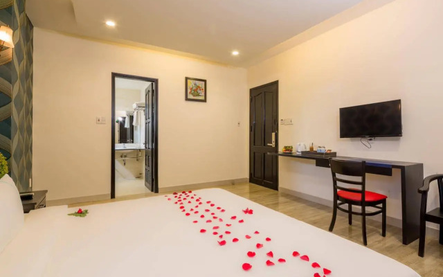 La Maison Da Nang Beach