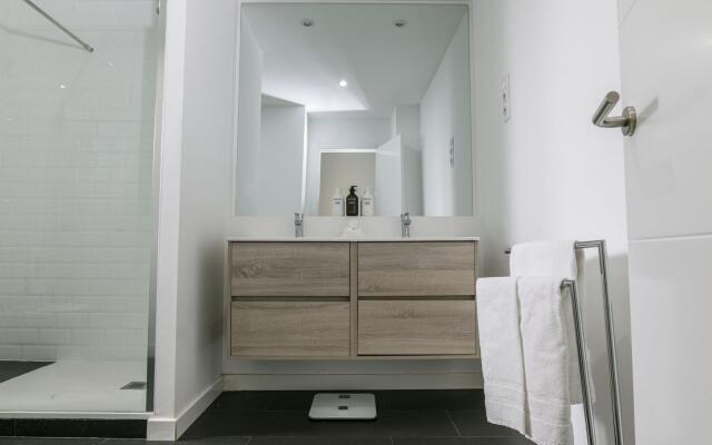 Modern & Chic 2BR/2BA apartment in trendy Chueca