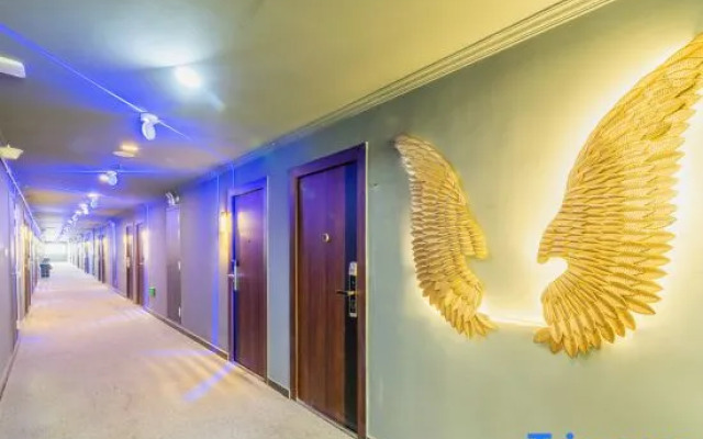 Yunduo E-sports Hotel (Zhumadian Huanghuai College)