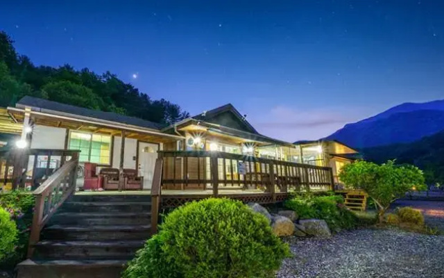 Gapyeong Dalbit Jeongwon Pension