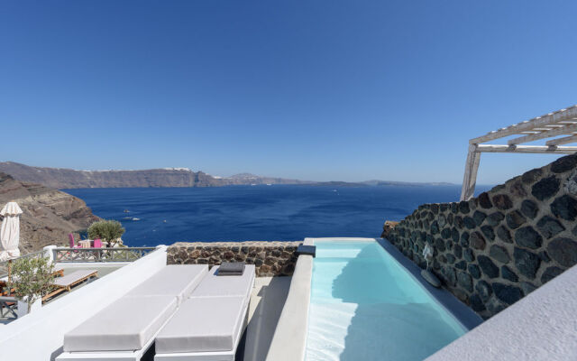 Solstice Luxury Suites