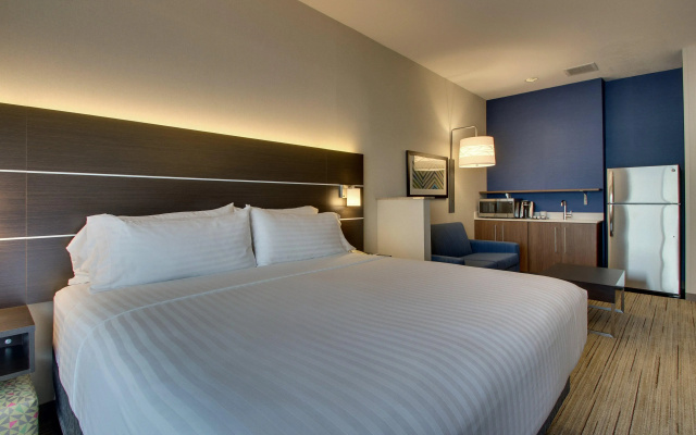 Holiday Inn Express & Suites Morris by IHG