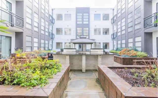 Cozy Apartment with WiFi 206