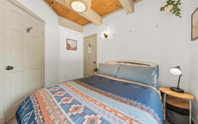 Tahoe City Retreat For 8!