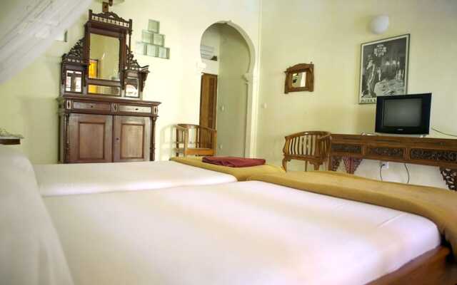 Un's Hotel