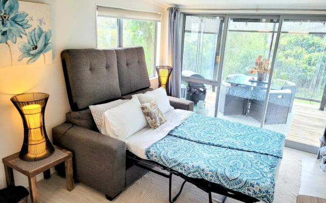 Garden Bliss & Bird Sanctuary in Paihia Estuary