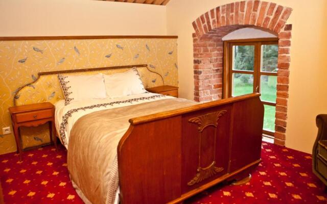 Linnumaja Guesthouse