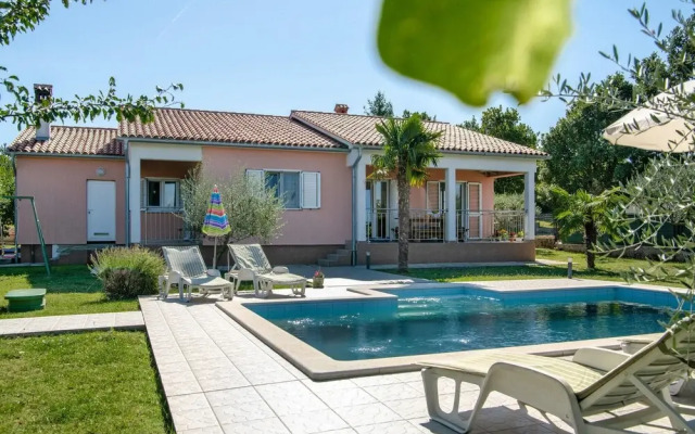 Beautiful Home in Breg Ivanovci With Wifi and 3 Bedrooms