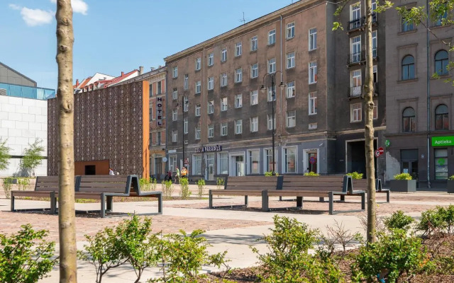 Old Town Riverside Apartment