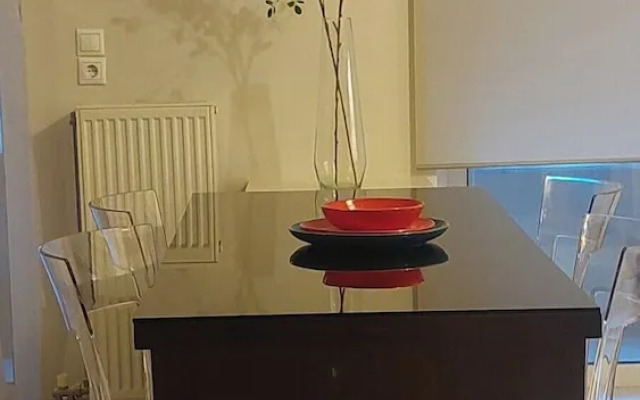 Modern Elegant Apt in Glyfada w Balcony