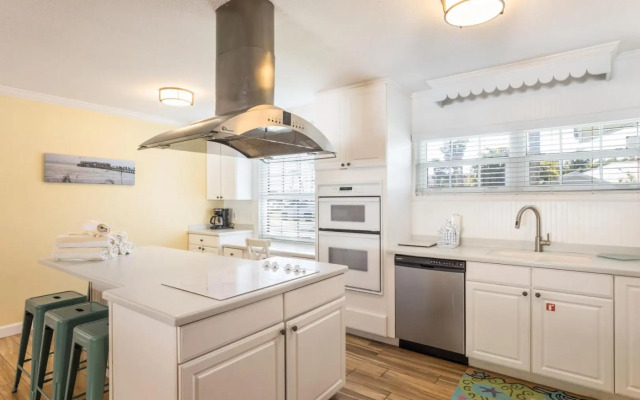 Happy Place - 210 - 55th