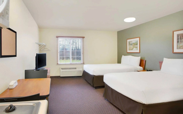 WoodSpring Suites Cincinnati Fairfield