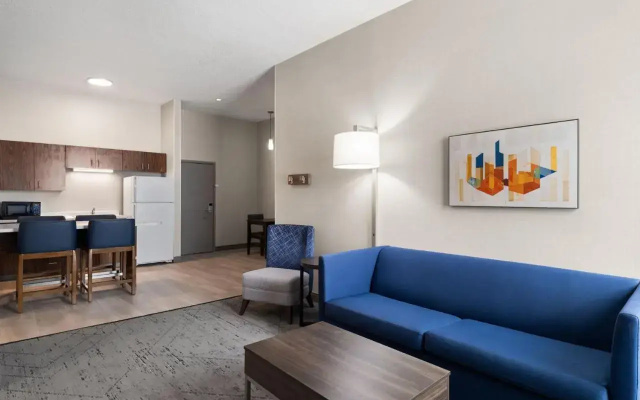 Holiday Inn Exp Meadville I-79 Exit 147a