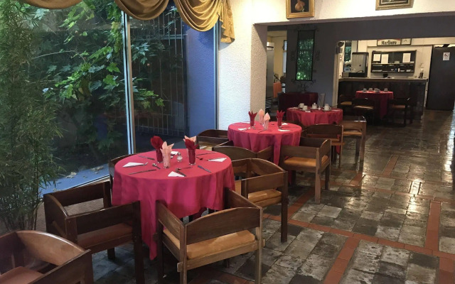 Savoy Inn