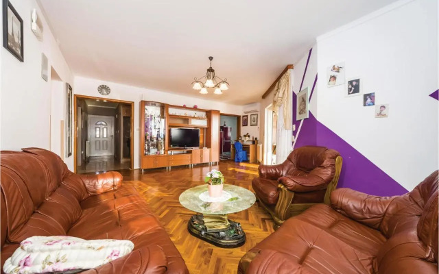 Three-Bedroom Apartment Maslenica with Sea view 08
