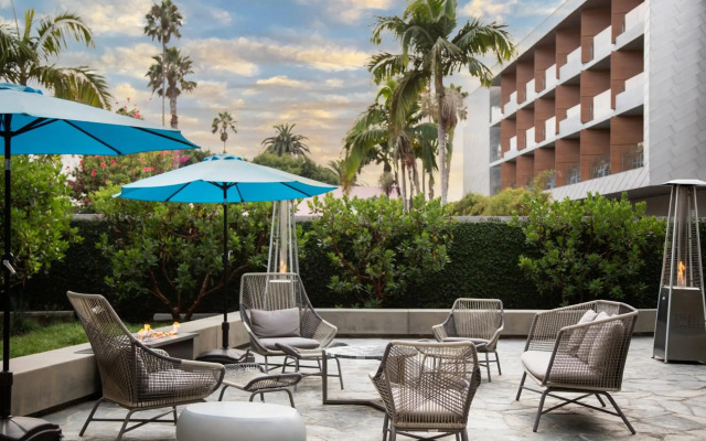 Shore Hotel
