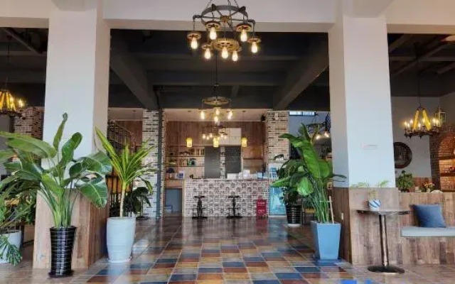 Dali Zouzou Tingting Seaview Inn